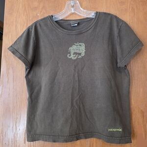 Patagonia Vintage 90s Olive Women's Fish-Curl Fish Short Sleeve T-Shirt Medium